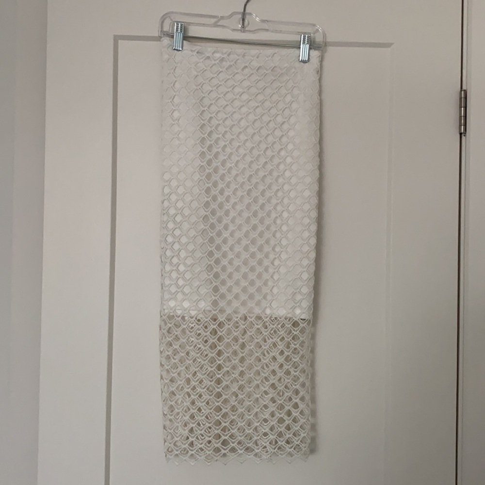 White midi skirt with crochet like detail